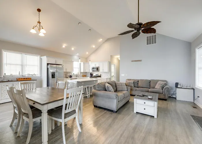 Holiday home Dock, Pool Access! Waterfront Haven In Ocean Ocean City
