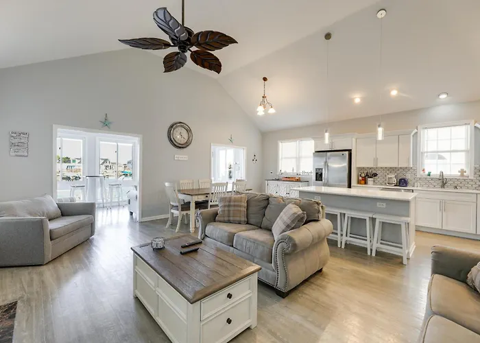 Dock, Pool Access! Waterfront Haven In Ocean Holiday home
