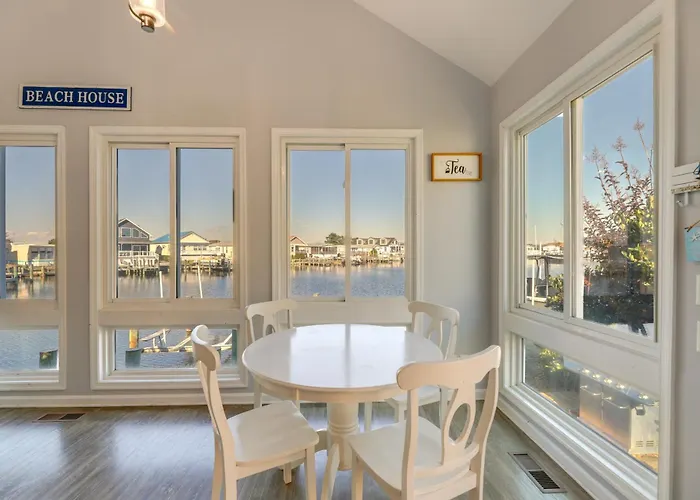 Dock, Pool Access! Waterfront Haven In Ocean Ocean City