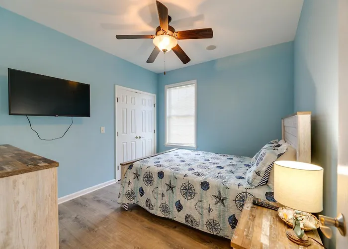 Holiday home Dock, Pool Access! Waterfront Haven In Ocean