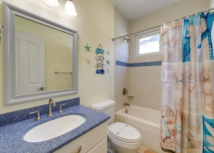 Holiday home Dock, Pool Access! Waterfront Haven In Ocean Ocean City