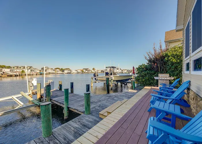 Dock, Pool Access! Waterfront Haven In Ocean Holiday home Ocean City