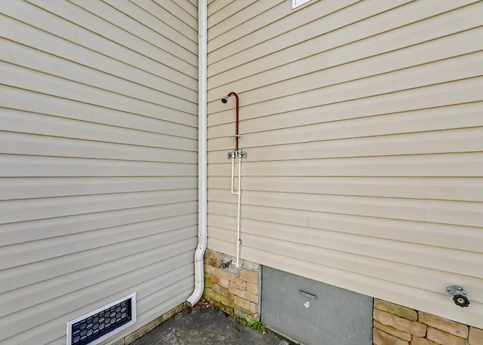 Dock, Pool Access! Waterfront Haven In Ocean *